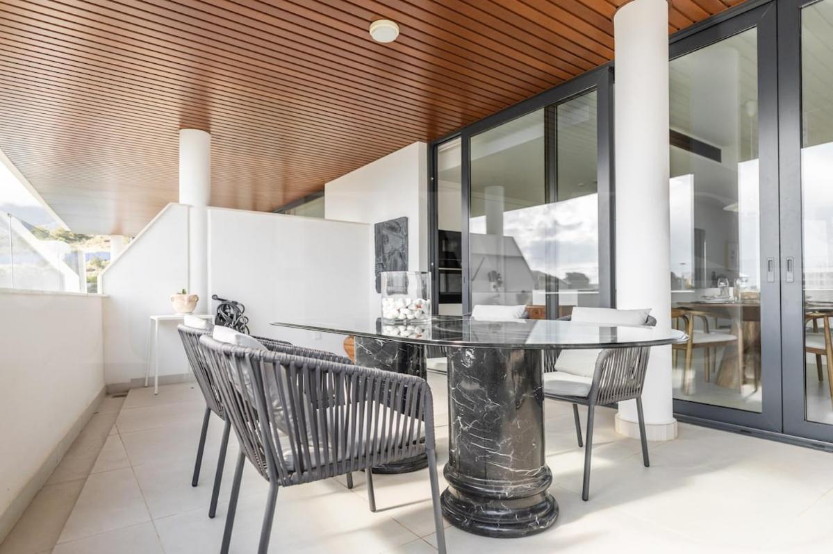 Апартаменты Seaside Escape With Views, Pool And Parking Rems Фуэнхирола Экстерьер фото